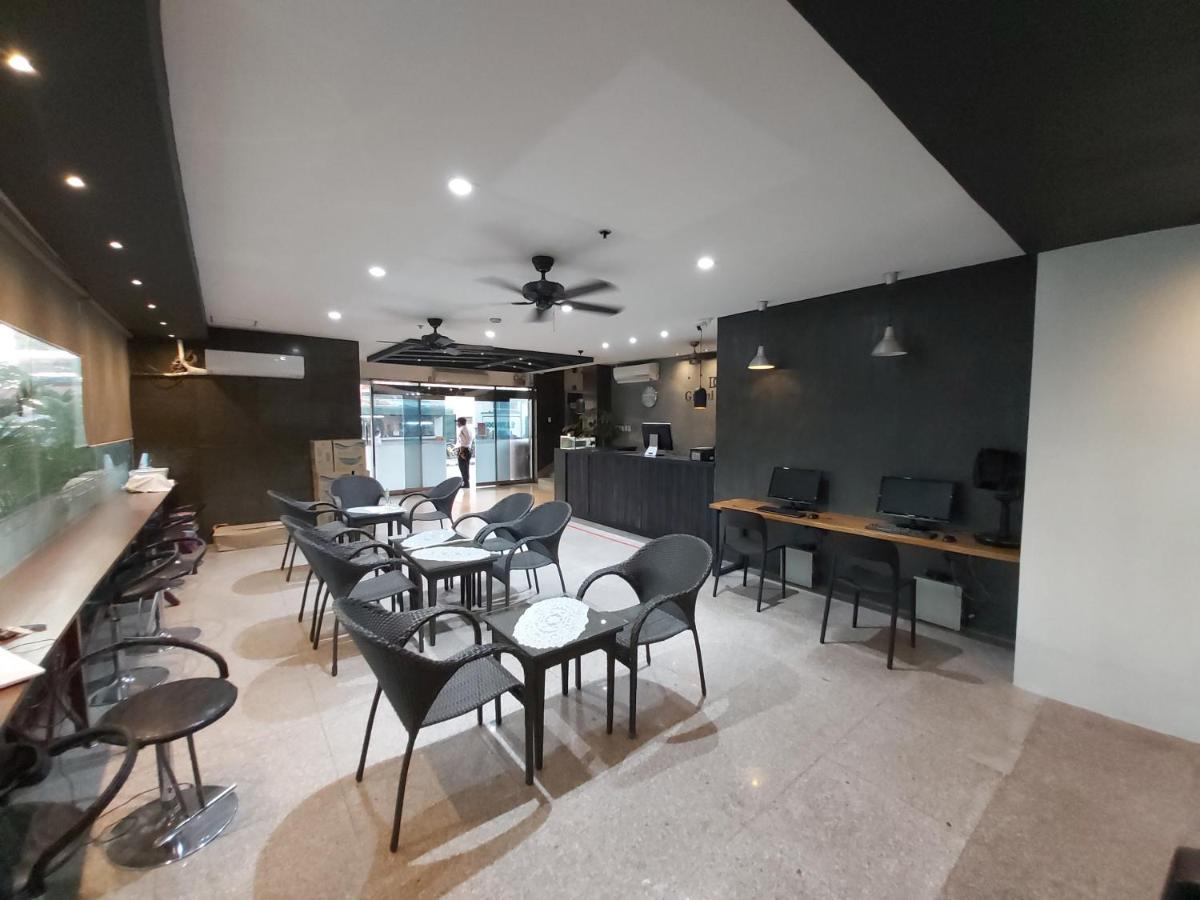 Dg Grami Hotel Paranaque City Exteriör bild