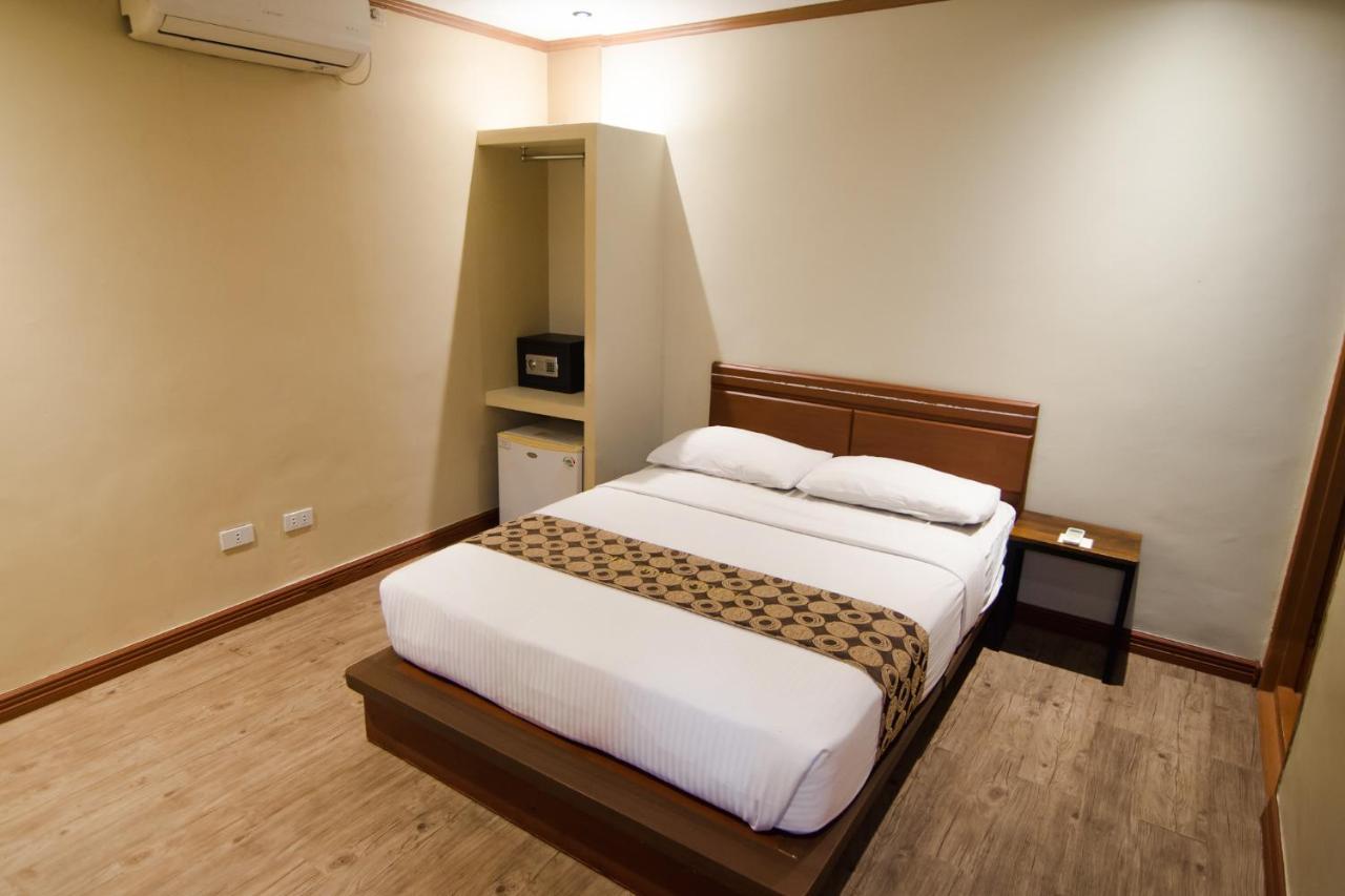 Dg Grami Hotel Paranaque City Exteriör bild