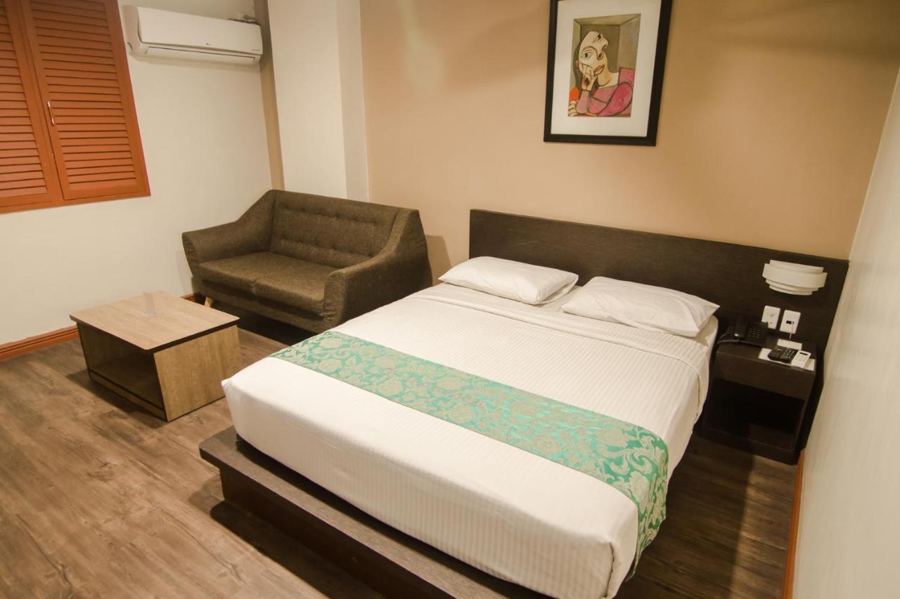 Dg Grami Hotel Paranaque City Exteriör bild