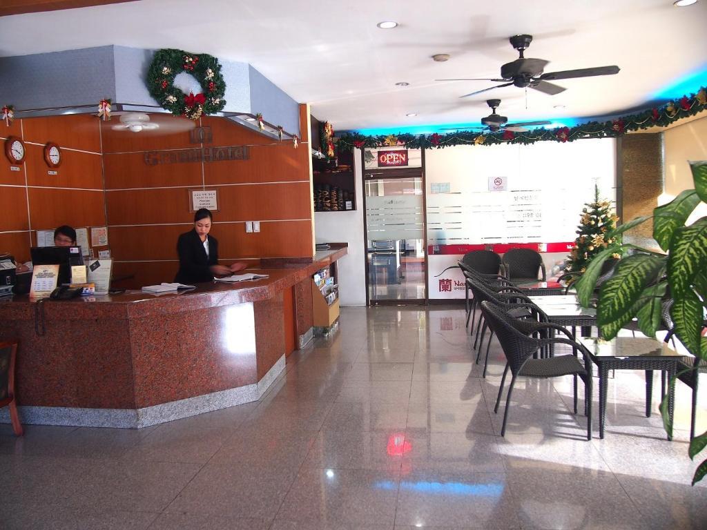 Dg Grami Hotel Paranaque City Exteriör bild