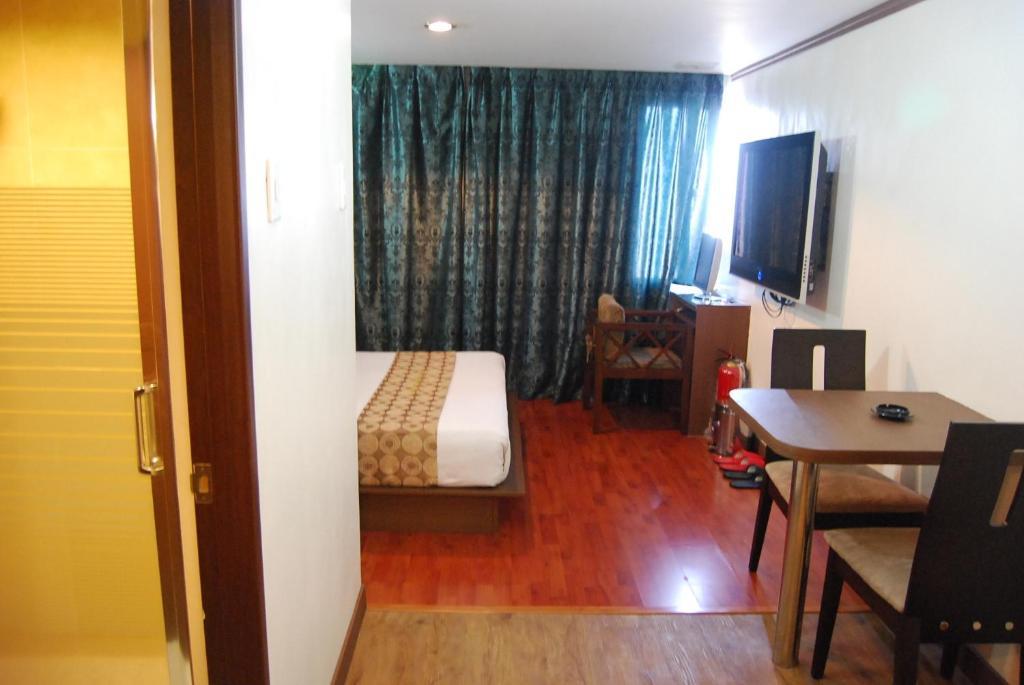 Dg Grami Hotel Paranaque City Rum bild