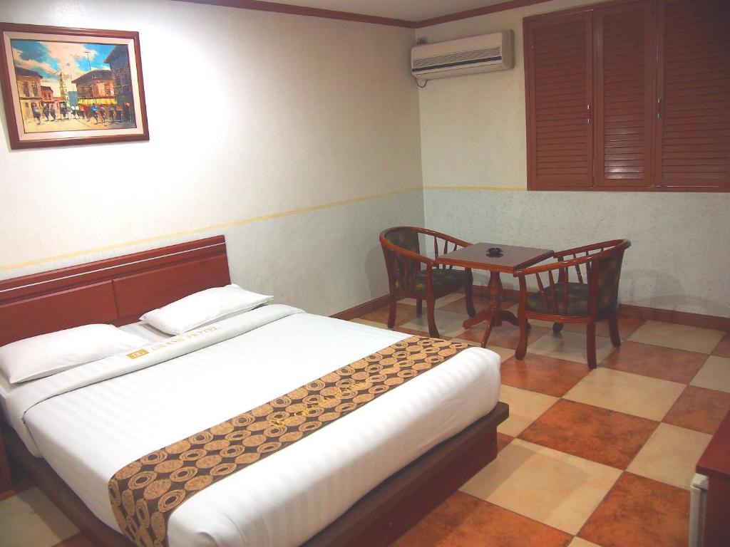 Dg Grami Hotel Paranaque City Rum bild